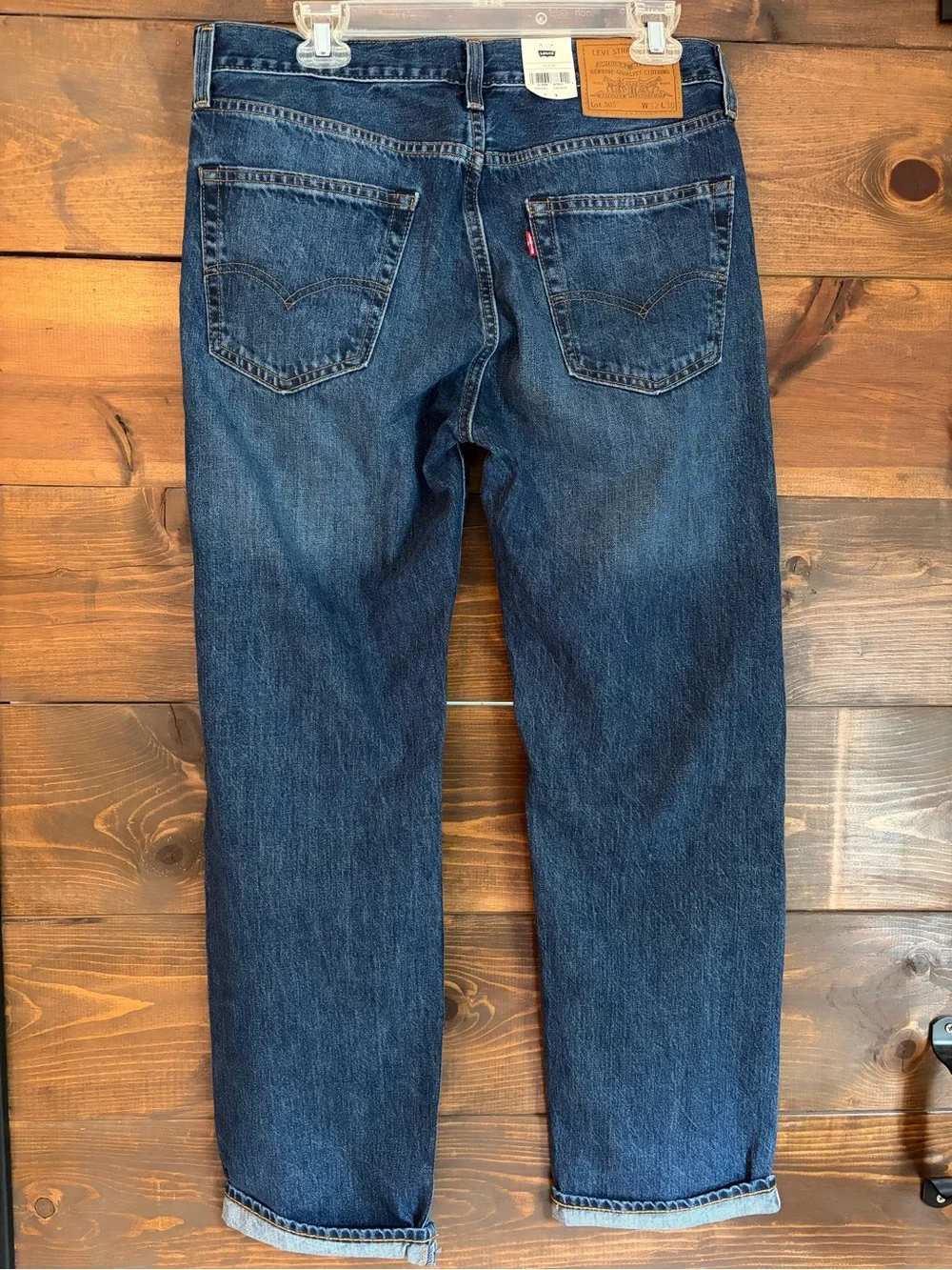 Levis straight leg